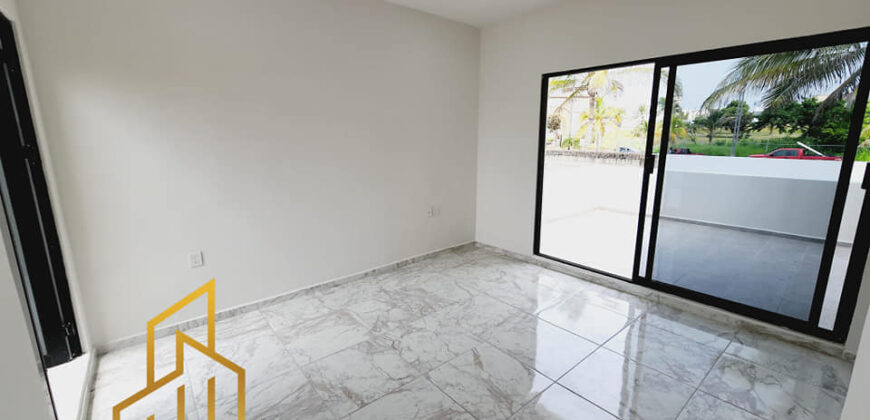 Casa con amplio Jardin en residencial Lomas Diamante