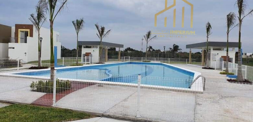 CASA EN VENTA CON ALBERCA EN PUENTE MORENO