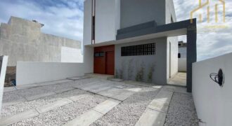 CASA AMPLIA CON ROOF GARDEN EN LOMAS DE LA RIOJA