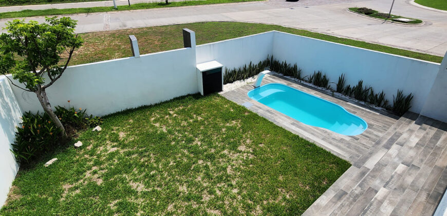 Casa Con Jardín Amplio ,Alberca y con RoofGarden con Vista Espectacular Al Mar 🌊