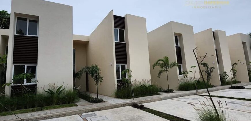 Casa con Habitación en P. Baja. FRACC. RESIDENCIAL RINCON DEL CONCHAL.