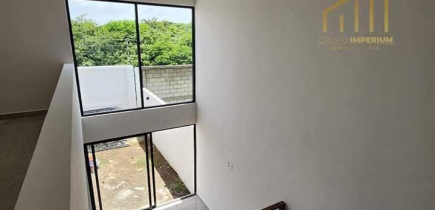 Casa con Jardin en Venta, Lomas del Dorado