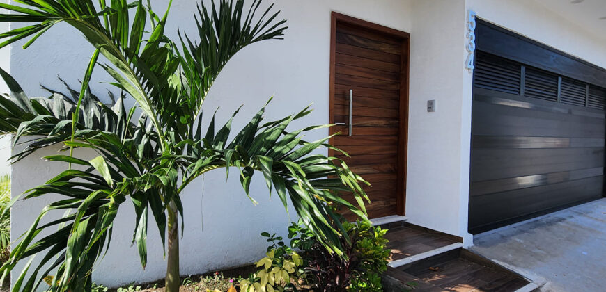 Casa con amplios espacios y recamara en planta baja, Casa En Esquina Boca Del Rio, Veracruz.