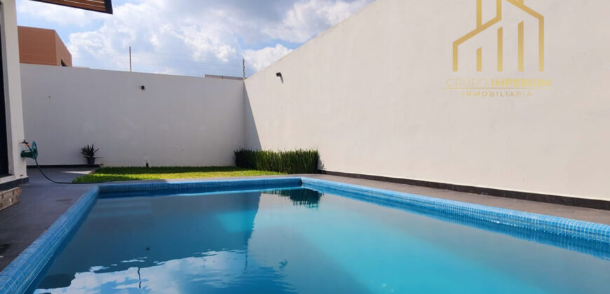 Casa en Venta de 4 Recamaras, Lomas Diamante