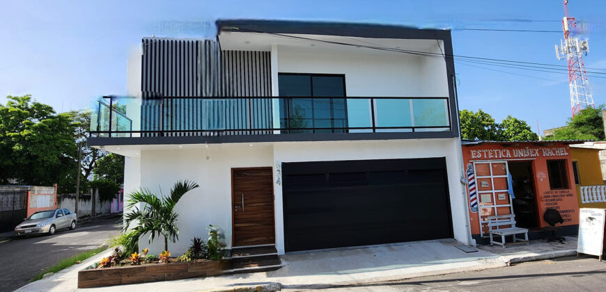 Casa con amplios espacios y recamara en planta baja, Casa En Esquina Boca Del Rio, Veracruz.