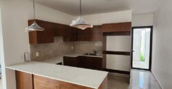 Casa con Jardin en Venta, Lomas del Dorado