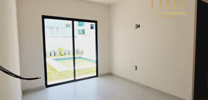 Casa en VENTA con 4 recamaras, una en planta baja, alberca y jardin