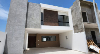 Casa de 3 Reamaras En Venta. Lomas del Dorado