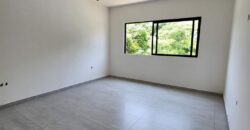 Residencia Con Amplio Jardín y con Acceso al Río. Río del Dorado