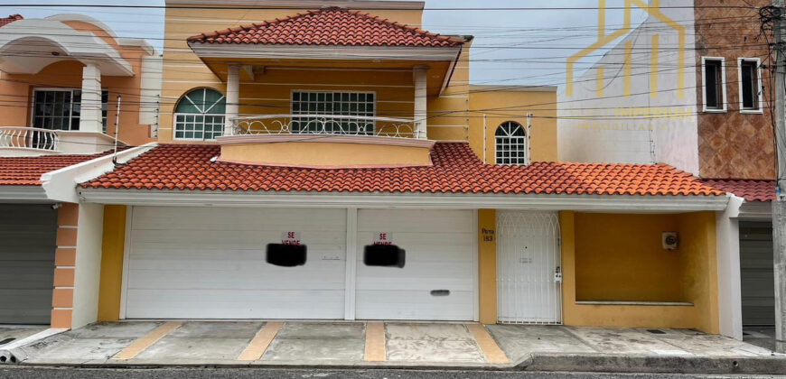 Casa en Venta con Recamara en planta baja Costa de Oro