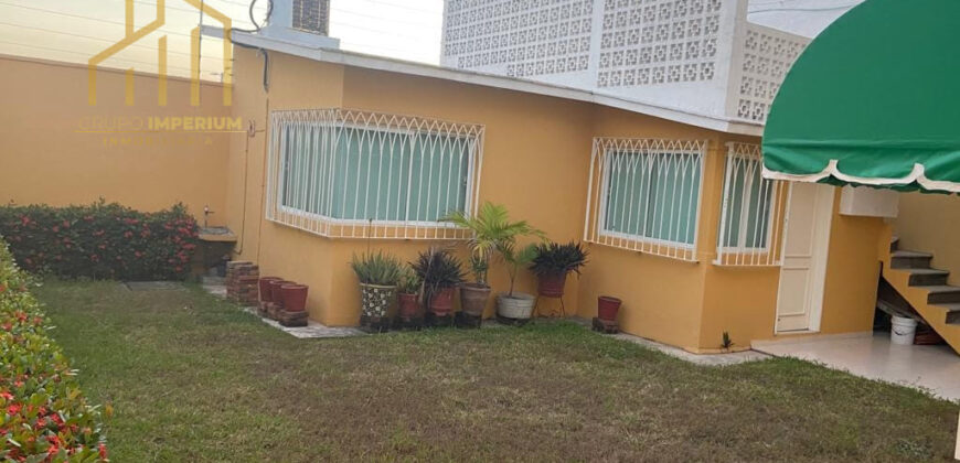 Casa en Venta con Recamara en planta baja Costa de Oro