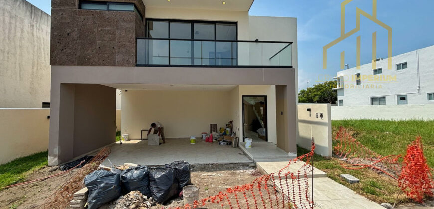 Hermosa Residencia en PUNTA TIBURON Laguna VII